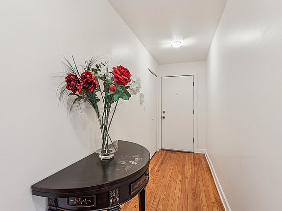 3rd image of 3128 W Carmen Ave APT 1