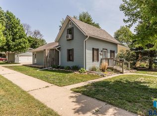 720 N Dakota St, Canton, SD 57013