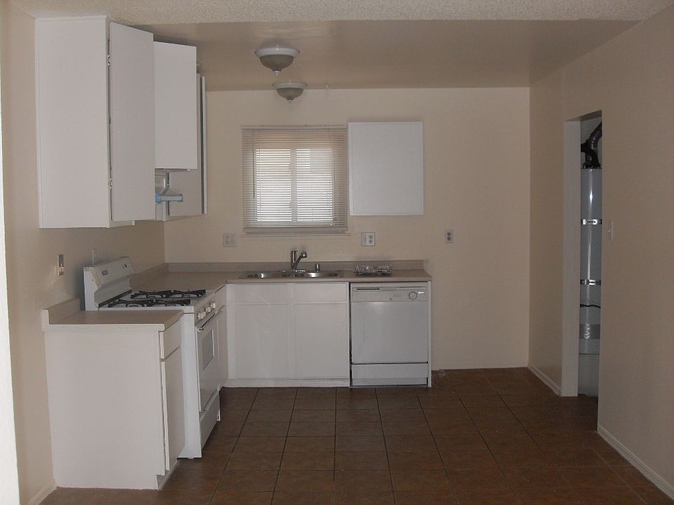 2nd image of 213 Yellow Sky St