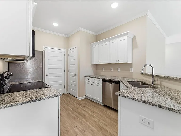 231 Eva Way — Photo 10
