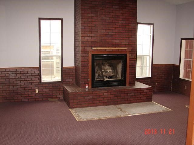 2nd image of 401 E Wood