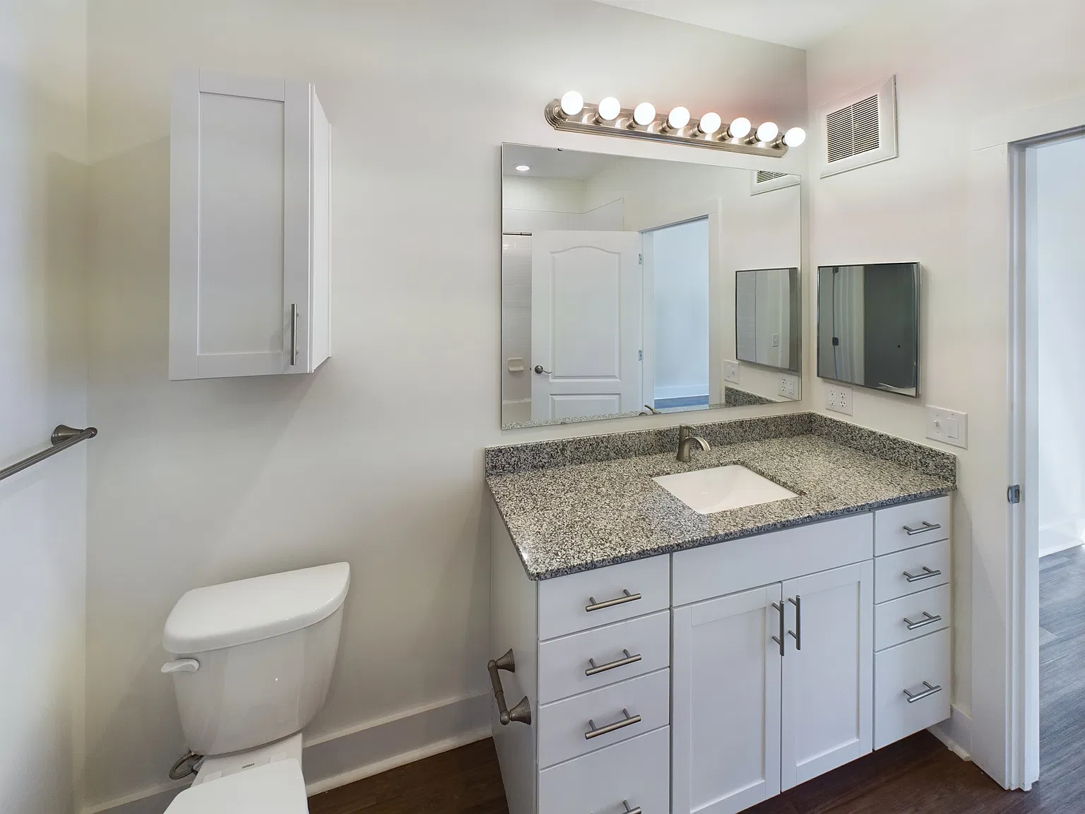 470 Arsdale Ave — Photo 4