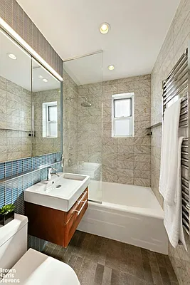Bathroom, photo 1