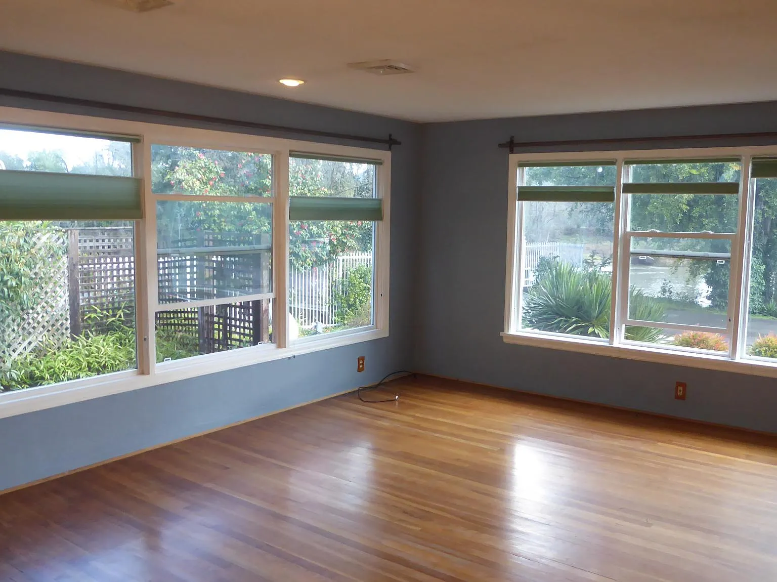 412 Myrtlewood Ct — Photo 2