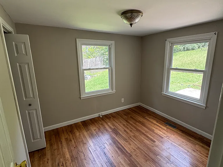 6219 Neighborly Ave — Photo 9