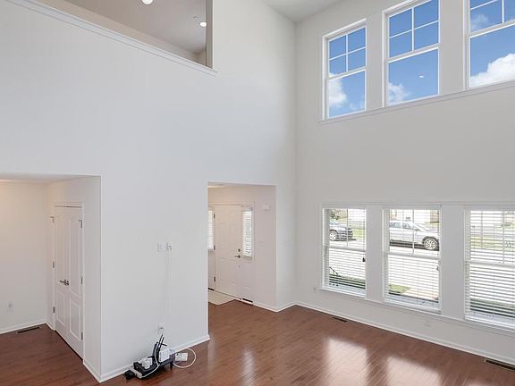 5th image of 3205 Salerno Way