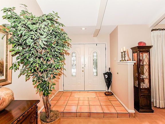 4th image of 8806 Richmond Ave