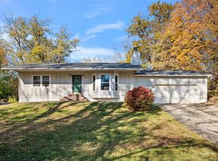 31 North St, Glen Carbon, IL 62034