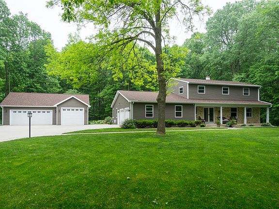 2nd image of 106 Woodside Ct
