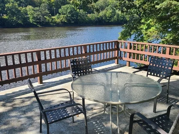 34 Upper River Rd, South Hadley, MA 01075