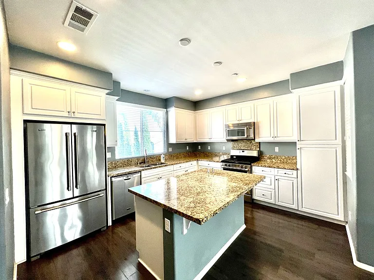 6398 Volans Ct — Photo 3