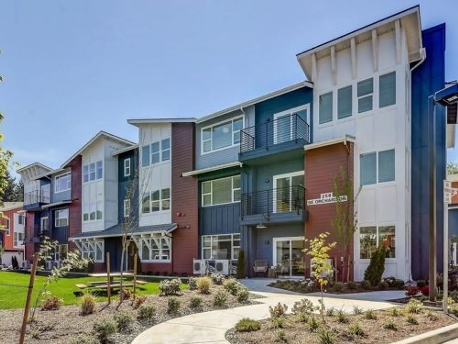 Orchard Place Townhomes — Photo 2