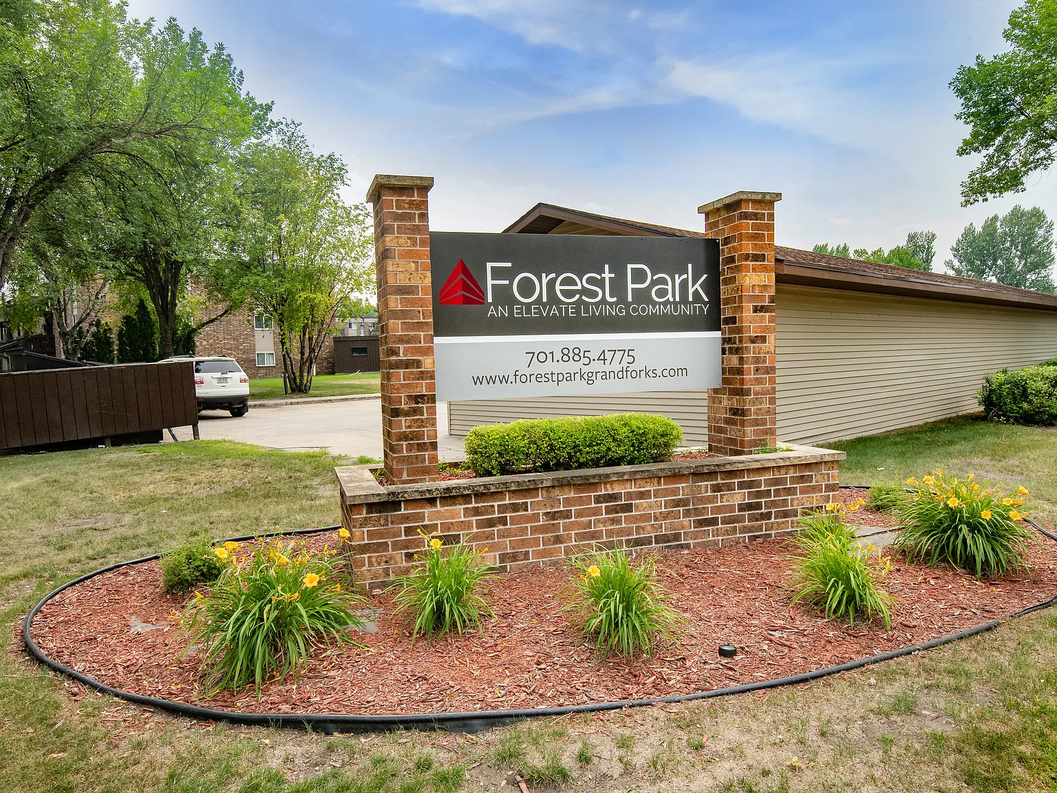 Forest Park Apartments — Photo 1