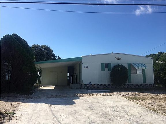 Carport & Driveway parking