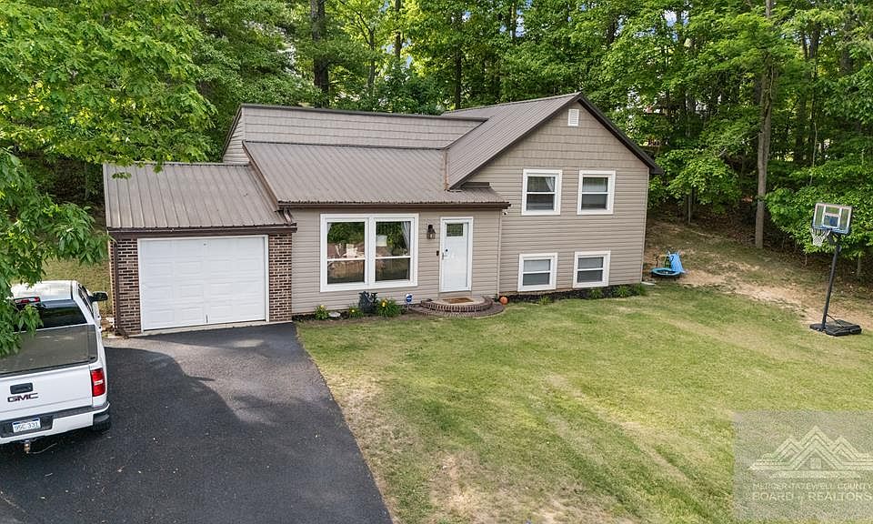 1st image of 135 Bayberry Ave