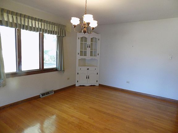 4th image of 17309 Thornwood Ct
