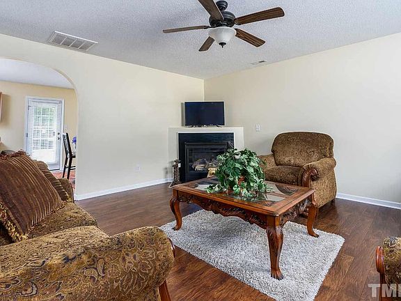 3rd image of 1007 Woodside Park Ln