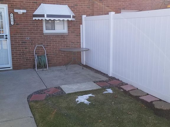3rd image of 5990 Glenway Dr #B
