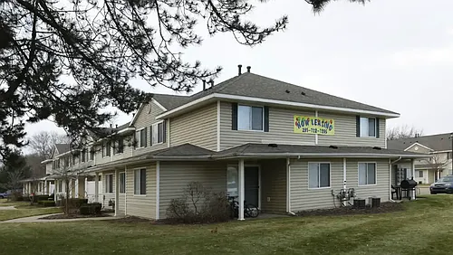 Emerald Pointe Photo 1