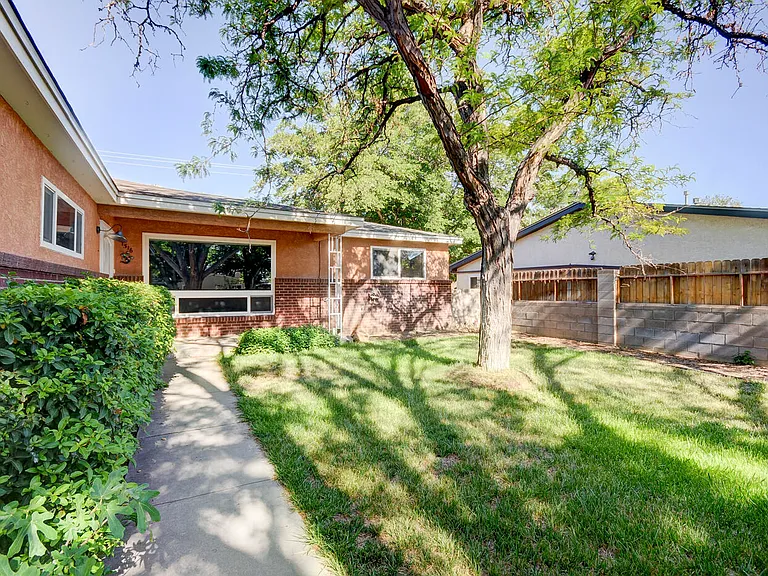 1316 Espejo St NE — Photo 4