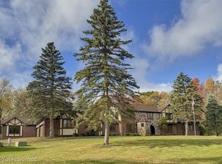 303 E Snell Rd, Rochester, MI 48306