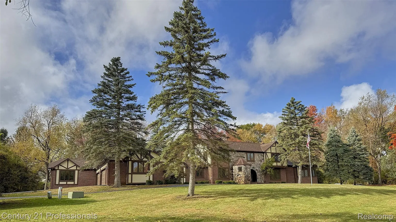 303 E Snell Rd photo 1