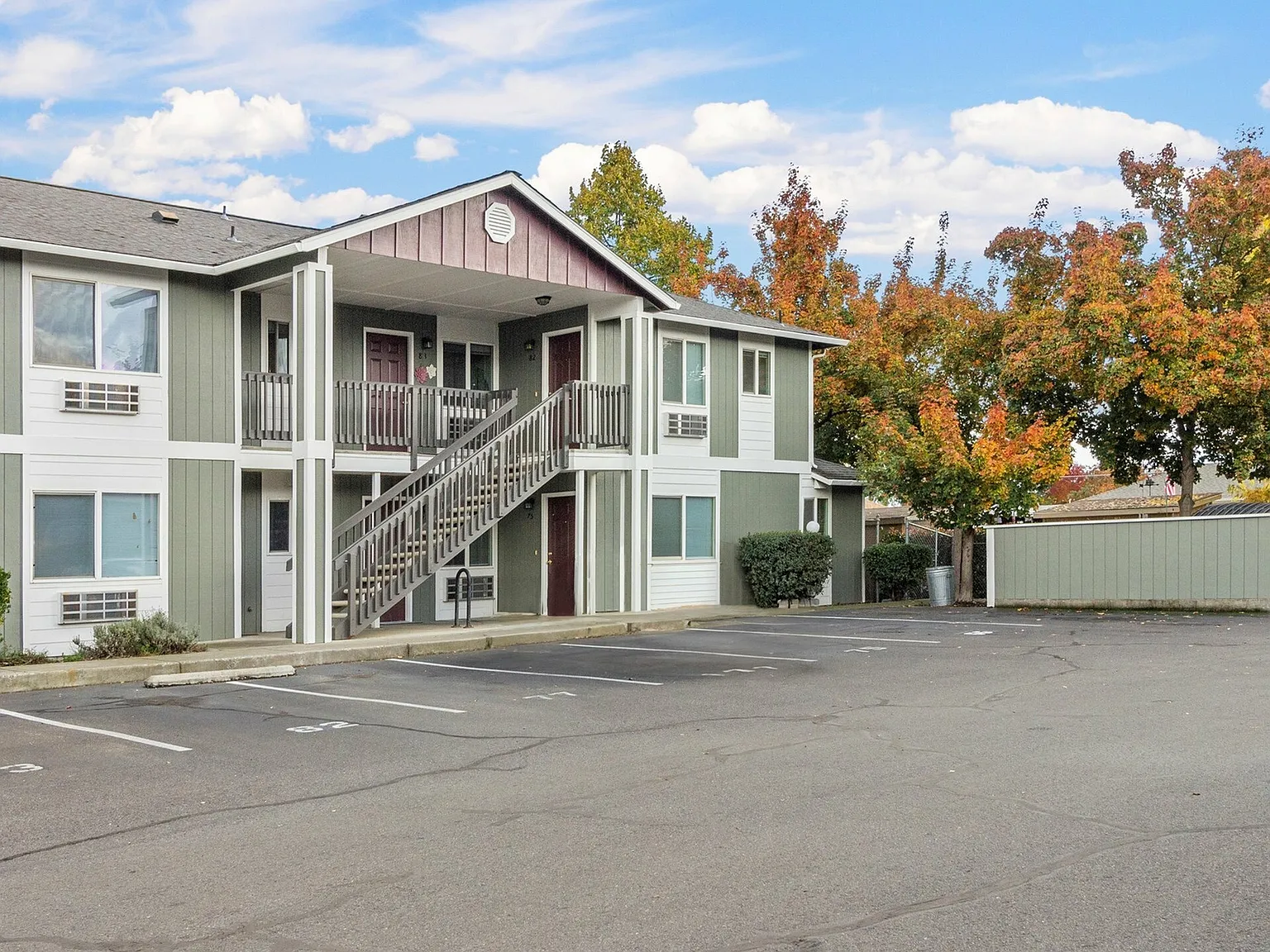 Brentwood Village — Photo 2
