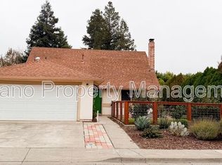 950 Pembroke Way, Dixon, CA 95620
