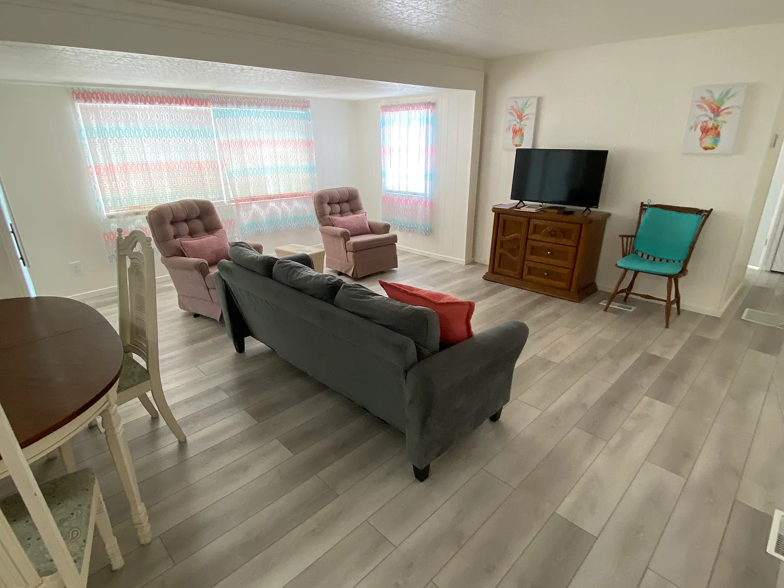 2 bed, 721 sqft, $1,300 — Photo 3
