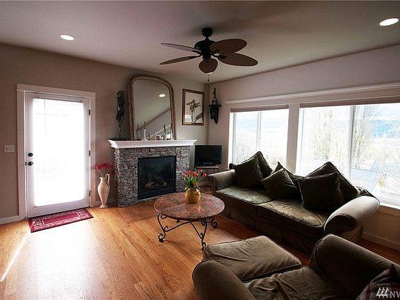 5th image of 15917 2nd Ave NE