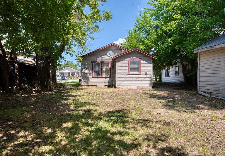 3224 NW 13th St — Photo 9