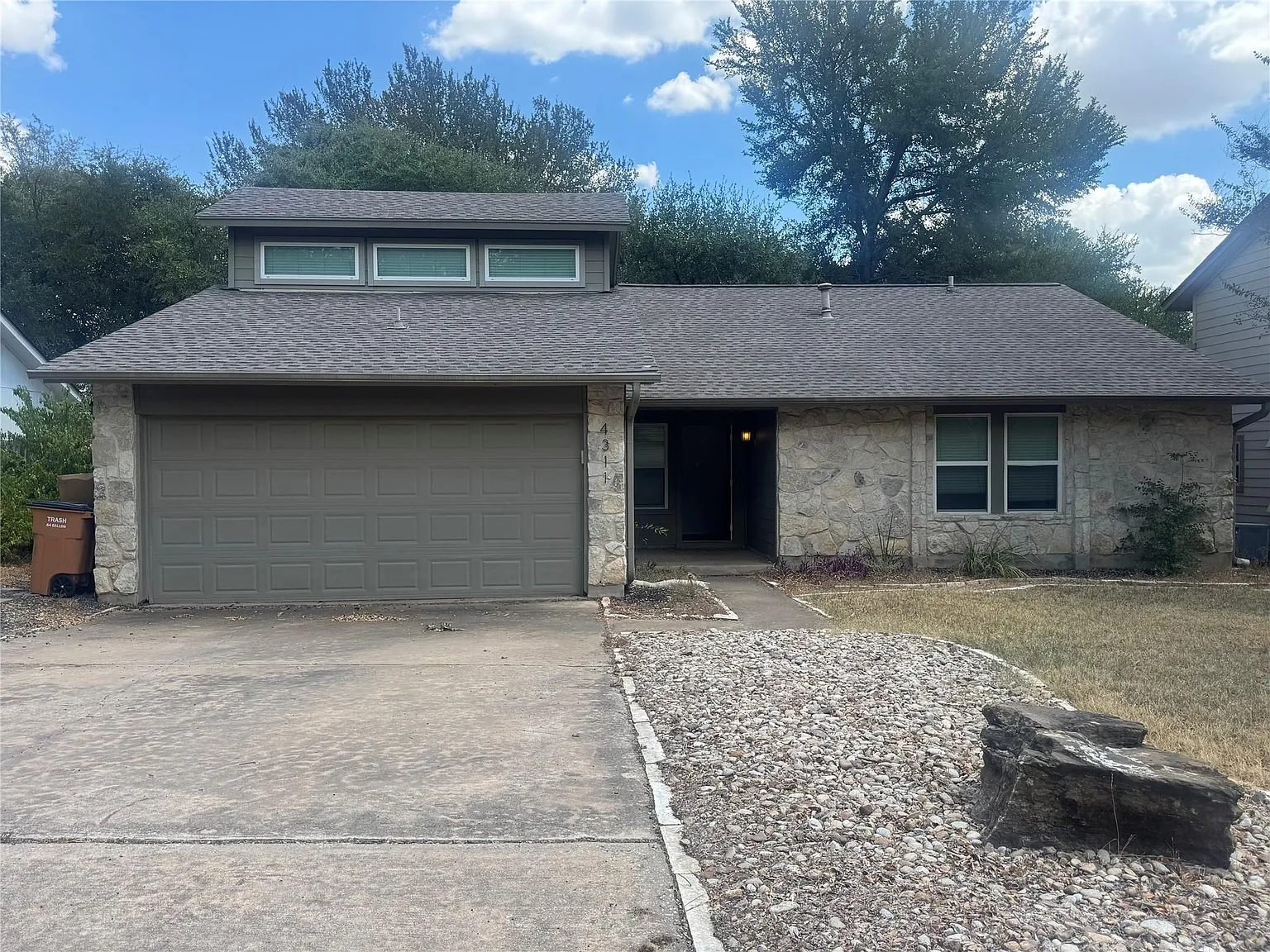 3 bed, 2.0 bath, 1755 sqft, $2,400 — Photo 1