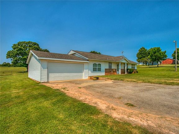 3rd image of 15201 Barton Dr