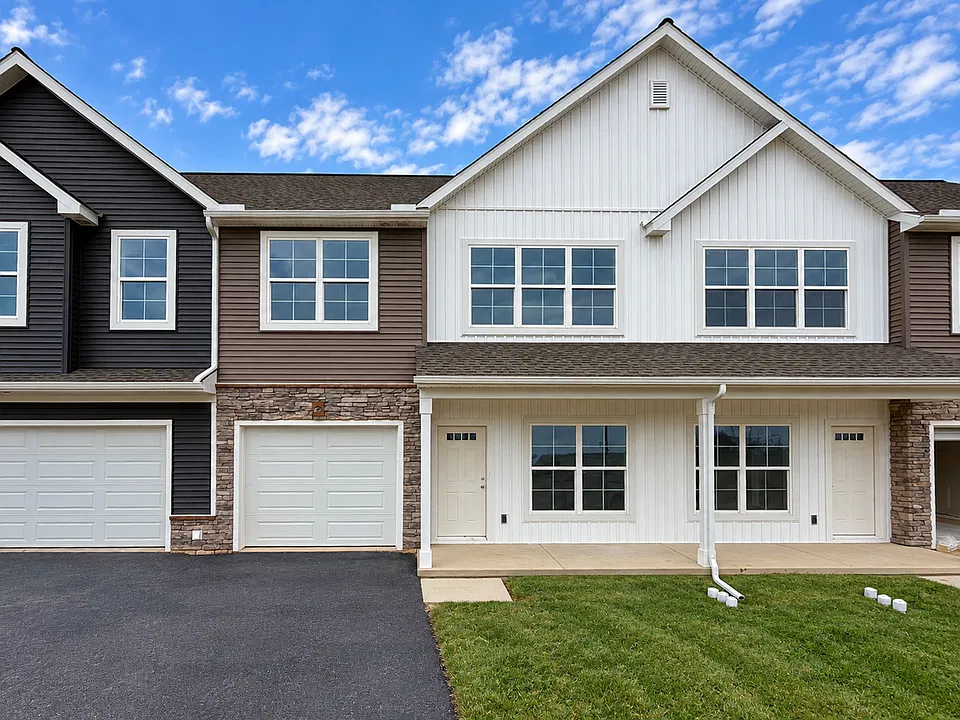 124 Foundry Ln