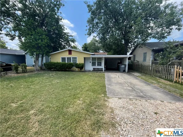 1507 E Mistletoe Ave, Victoria, TX 77901