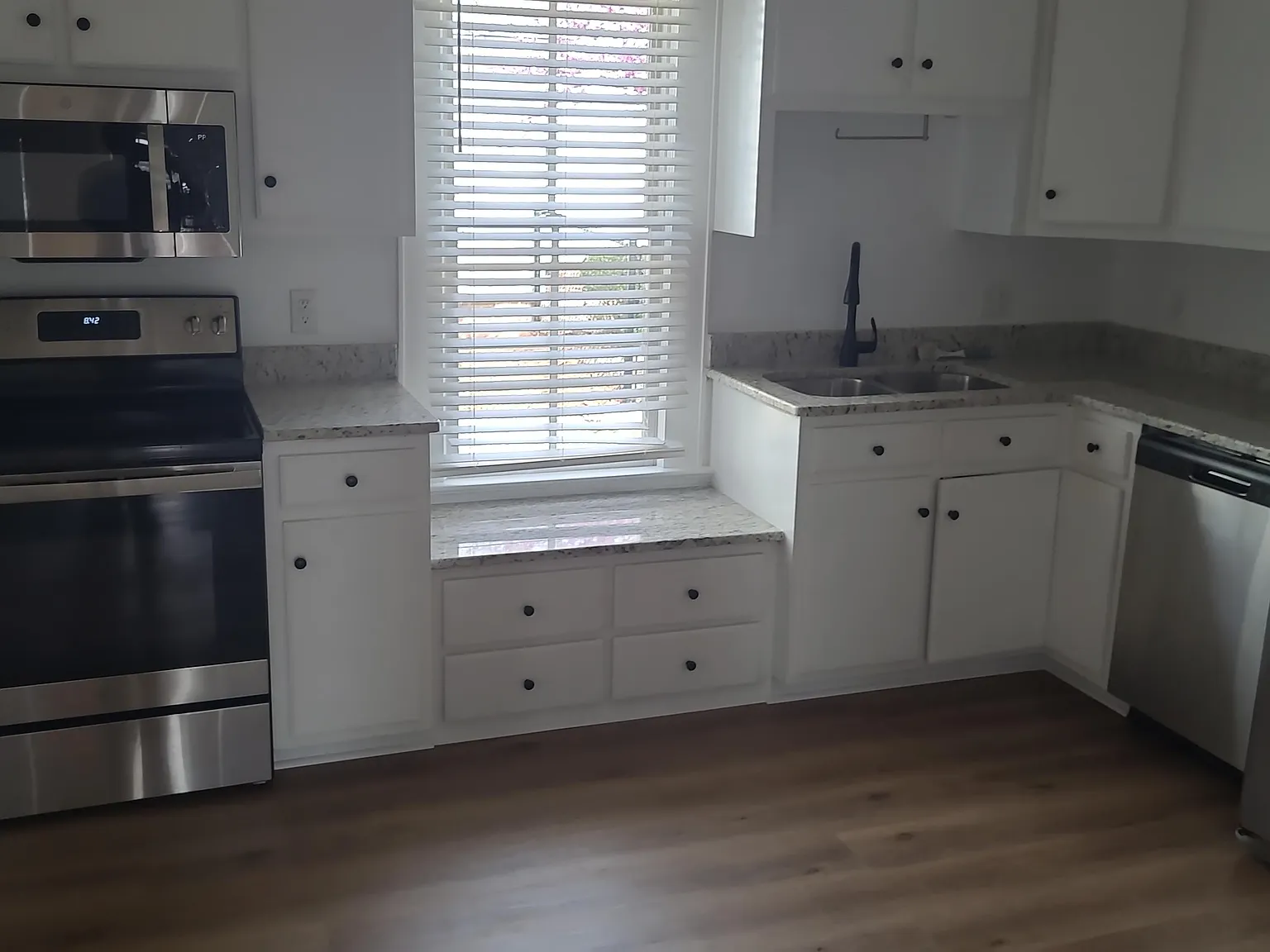 3 bed, 1354 sqft, $1,650 — Photo 4