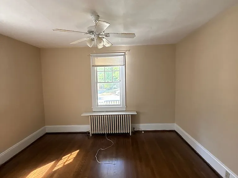2037 Laburnum Ave SW — Photo 10