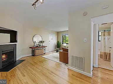 2603 39th St NW #5 — Photo 5