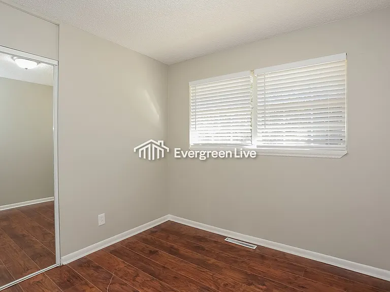 2243 Thiervy Dr — Photo 21