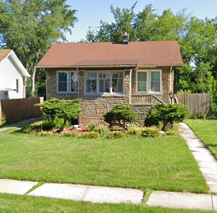 1st image of 44 E Kenilworth Ave