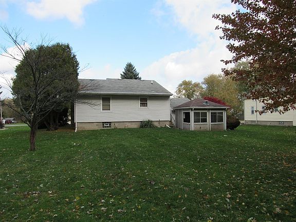 3rd image of 10235 Joliet St