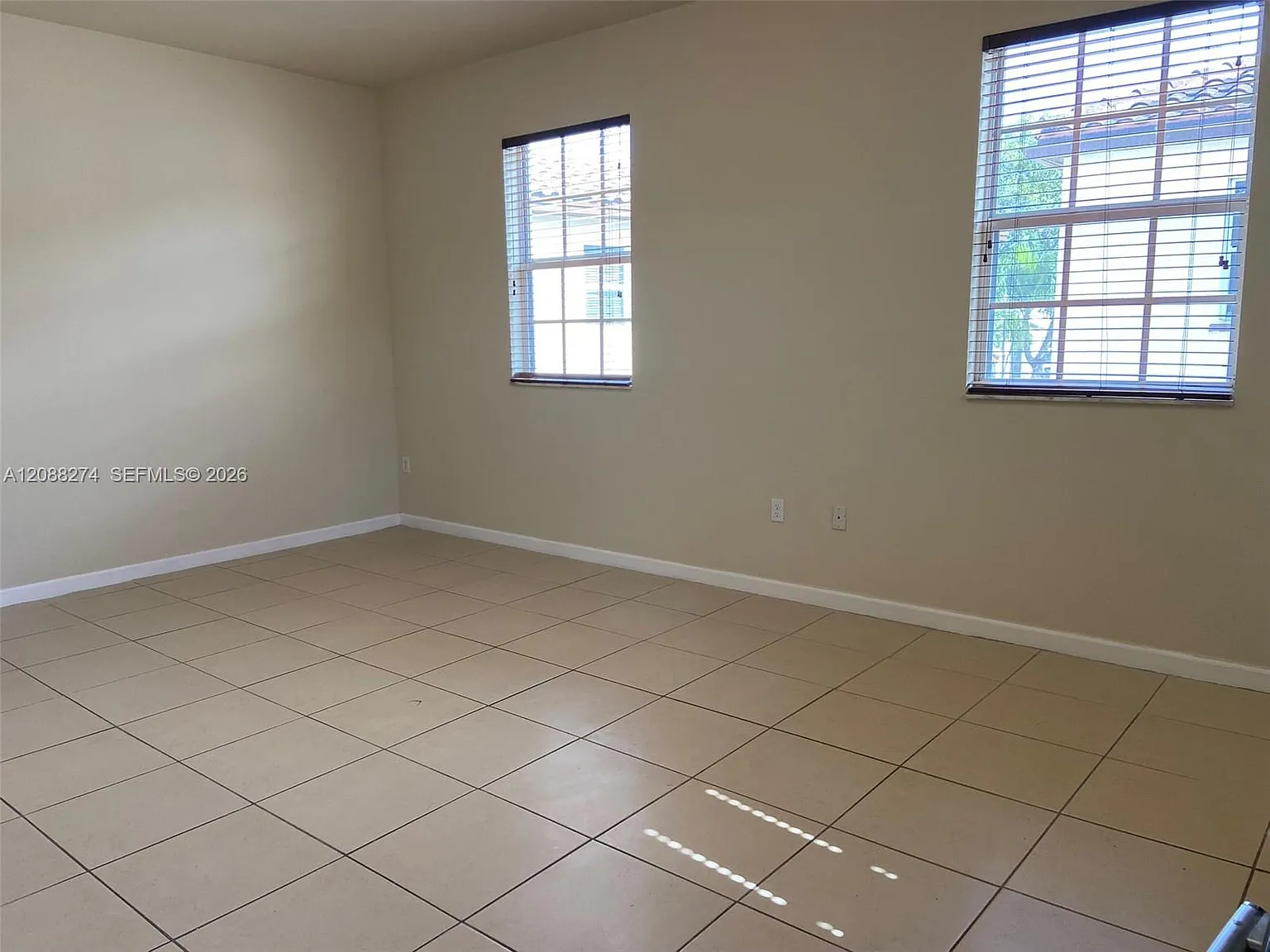 Kendall Commons Residenti — Photo 2