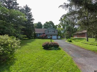 1020 Winne Rd, Niskayuna, NY 12309