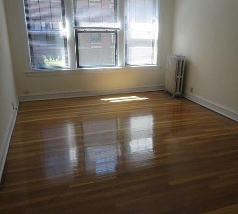 3rd image of 3932 N Keeler Ave #1