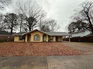 3237 Foxbriar Dr, Memphis, TN 38115