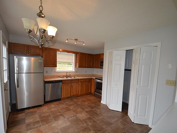 4th image of 245 Cranklen Cir