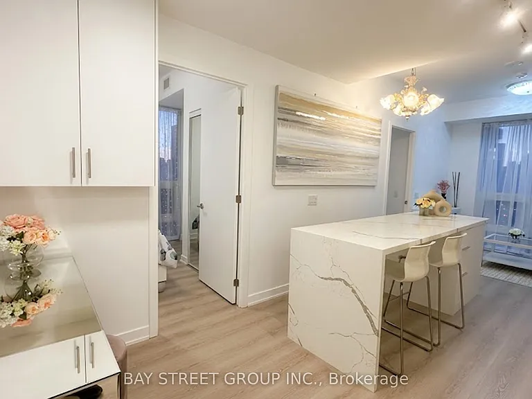 100 Queen St E #2911 — Photo 17