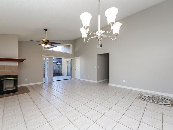 4th image of 791 E Charing Cross Cir