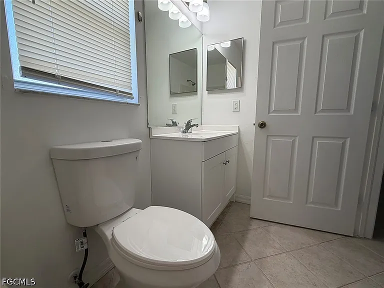 1424 NE 13th Pl — Photo 19