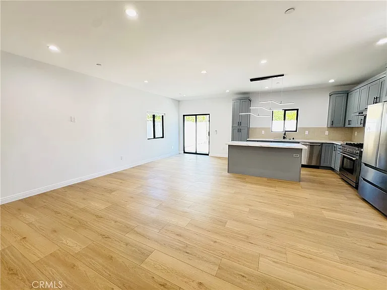 7744 1/2 Vassar Ave — Photo 13